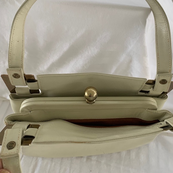 Triangle New York Leather Cream Handbag Vintage Metal Accents - Picture 3 of 5